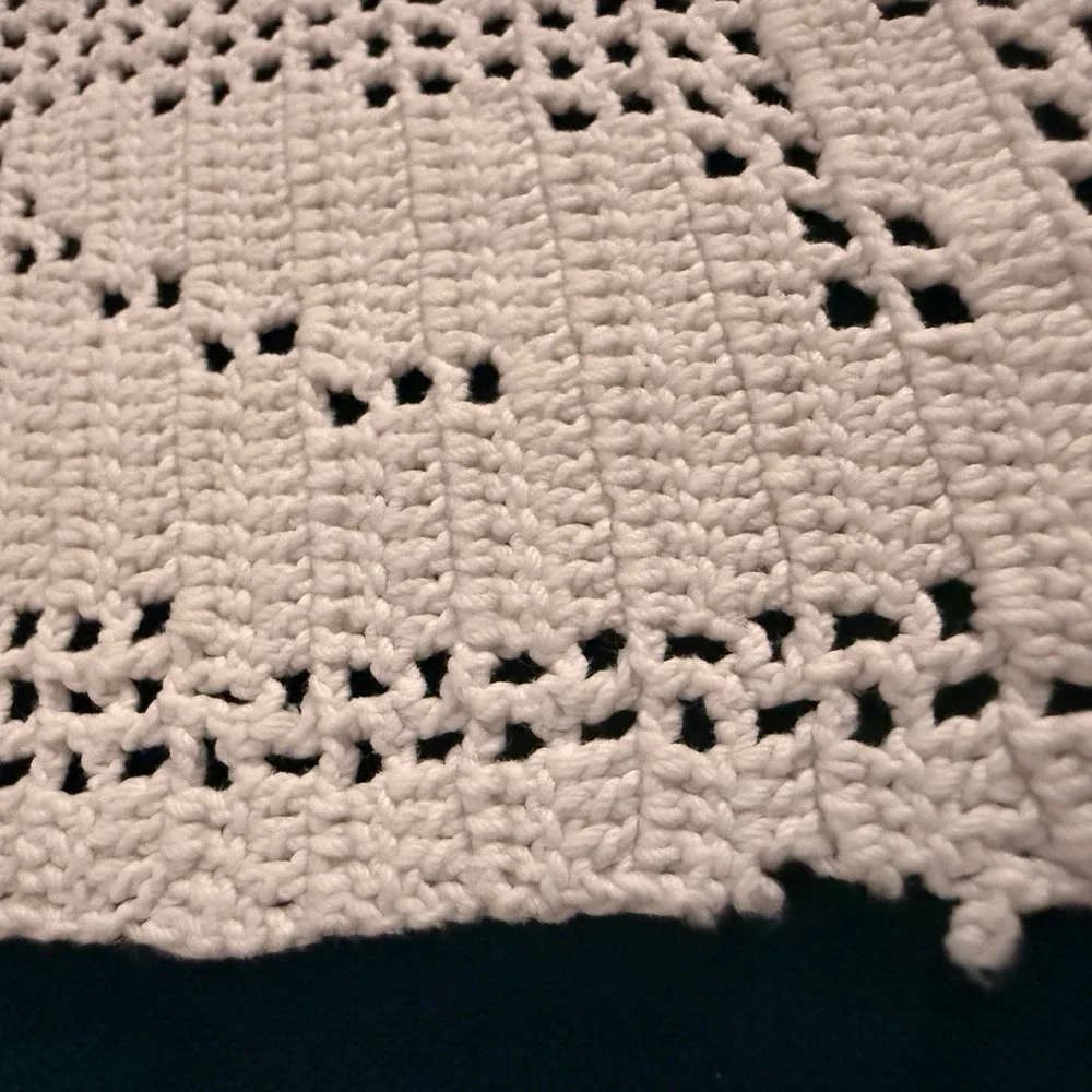 Vintage White‎ Crochet Floral Doilies Set of 4 Table Placemats Linens